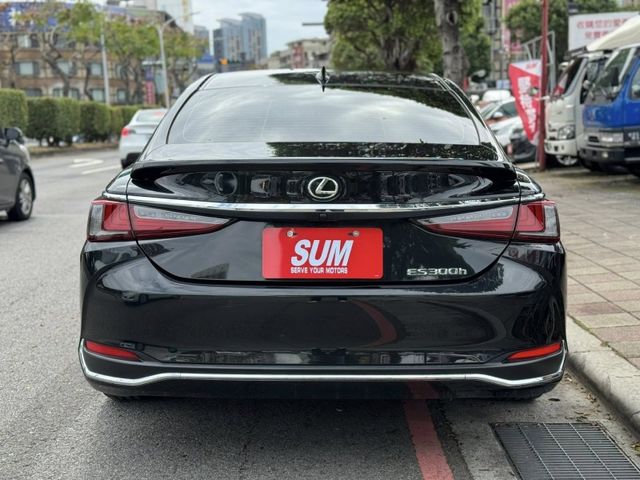 Lexus  ES  第26張相片