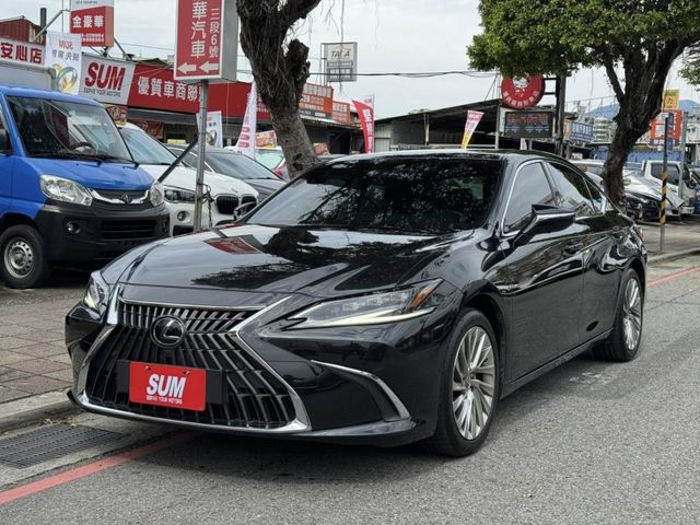 Lexus  ES  第27張相片