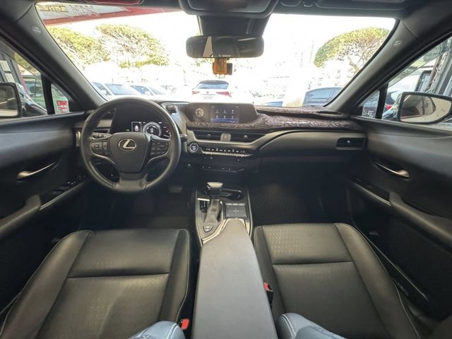 Lexus  UX250h  第4張相片