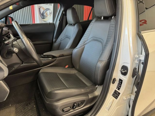 Lexus  UX250h  第5張相片