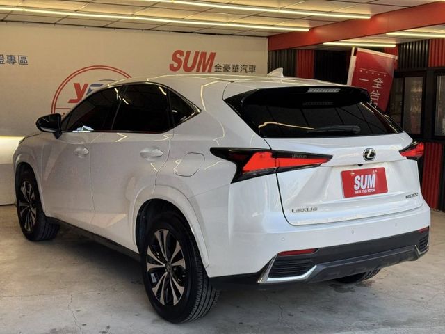 Lexus  NX  第2張相片