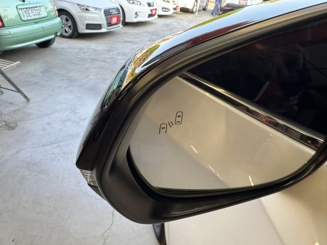 Lexus  NX  第18張相片