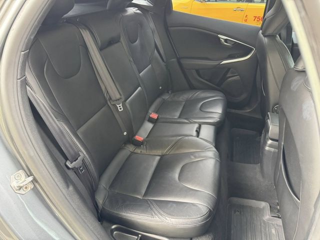 Volvo  V40  第6張相片