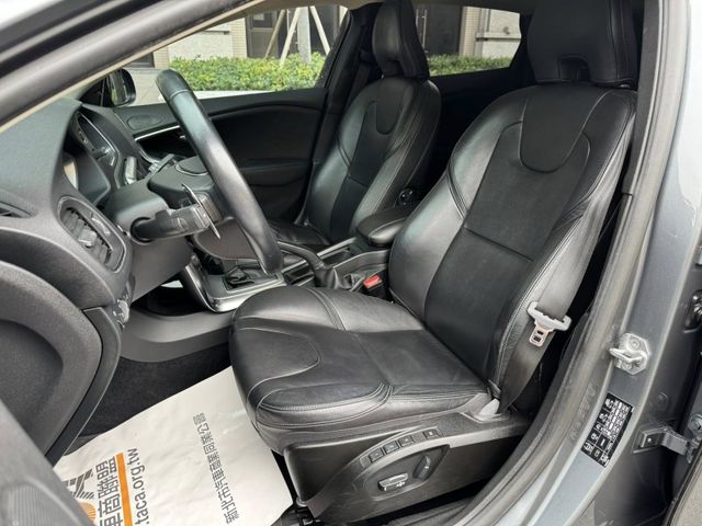 Volvo  V40  第7張相片
