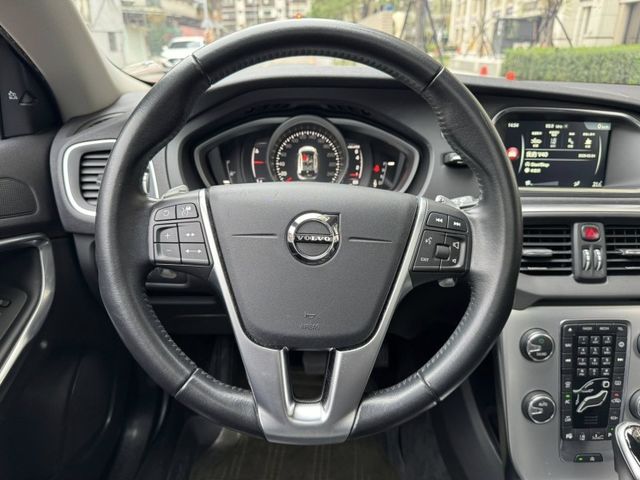 Volvo  V40  第9張相片