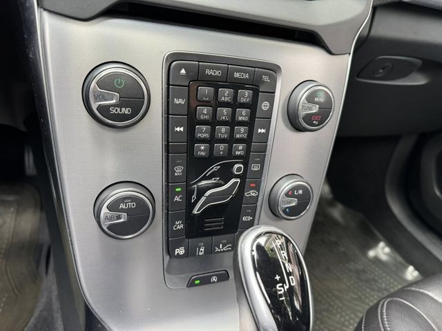 Volvo  V40  第12張相片