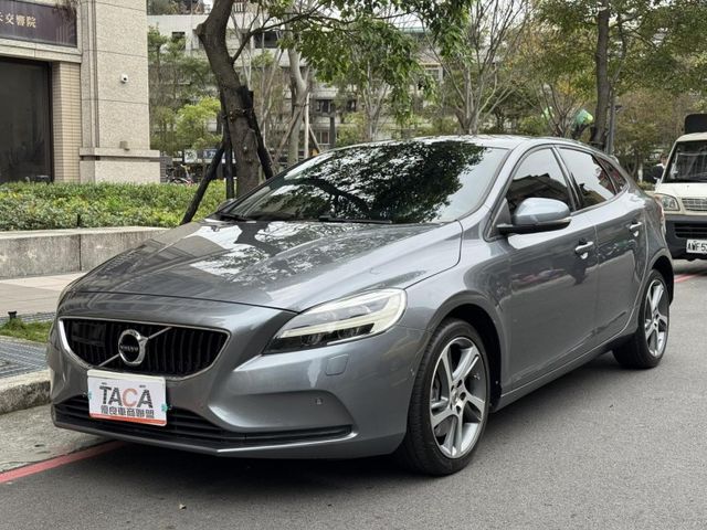 Volvo  V40  第21張相片