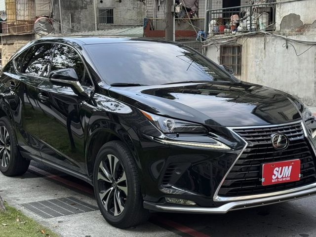 Lexus  NX  第1張相片