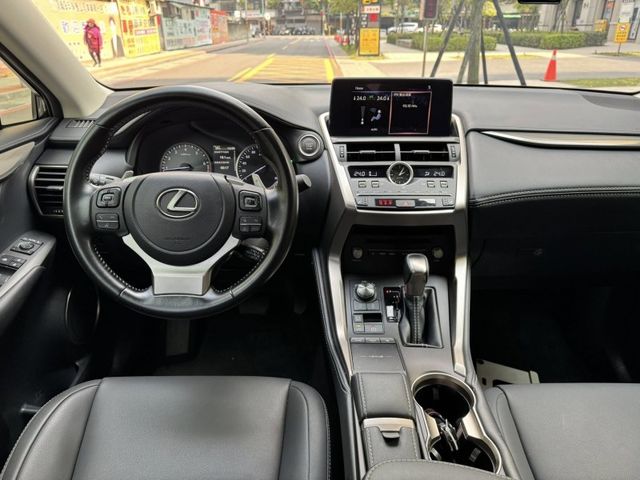 Lexus  NX  第3張相片