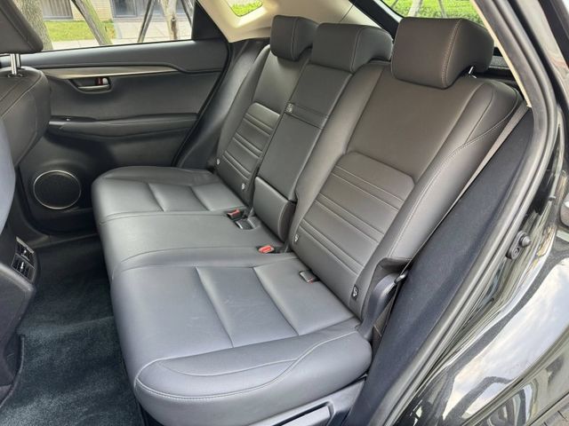 Lexus  NX  第7張相片