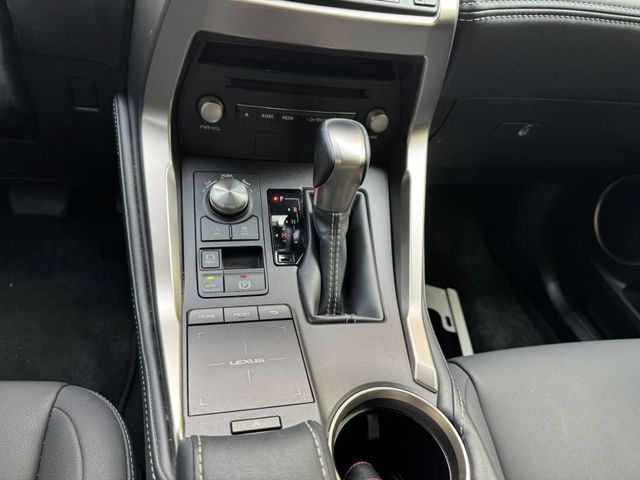 Lexus  NX  第9張相片