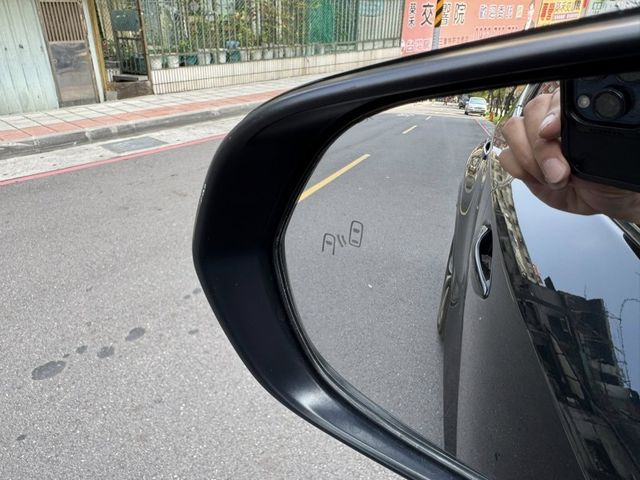 Lexus  NX  第16張相片