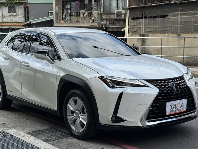 Lexus  UX250h  第1張相片