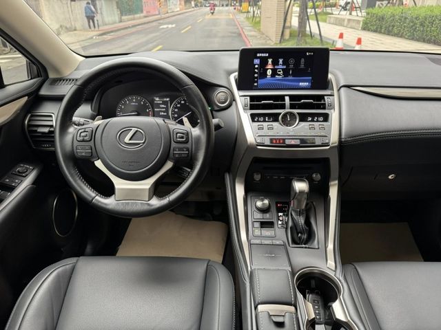 Lexus  NX  第4張相片