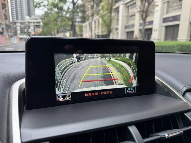 Lexus  NX  第10張相片