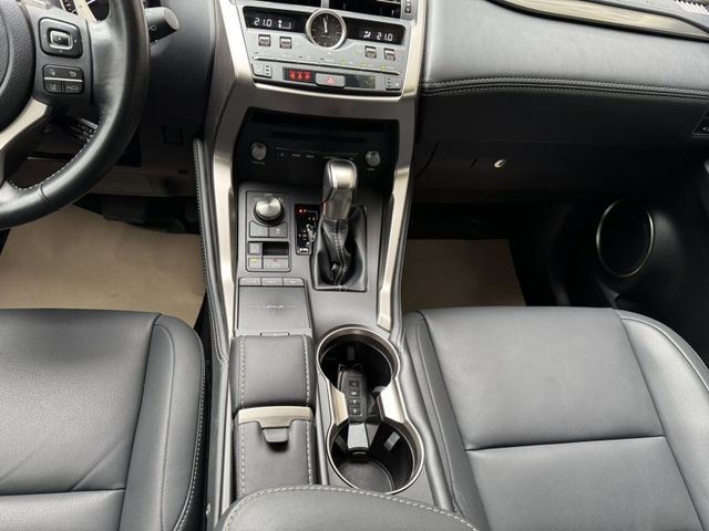 Lexus  NX  第11張相片