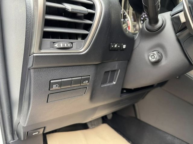 Lexus  NX  第13張相片