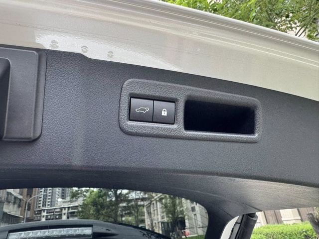 Lexus  NX  第18張相片