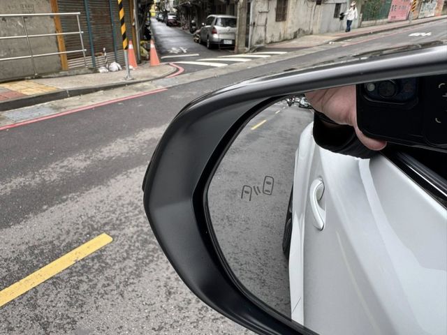 Lexus  NX  第19張相片