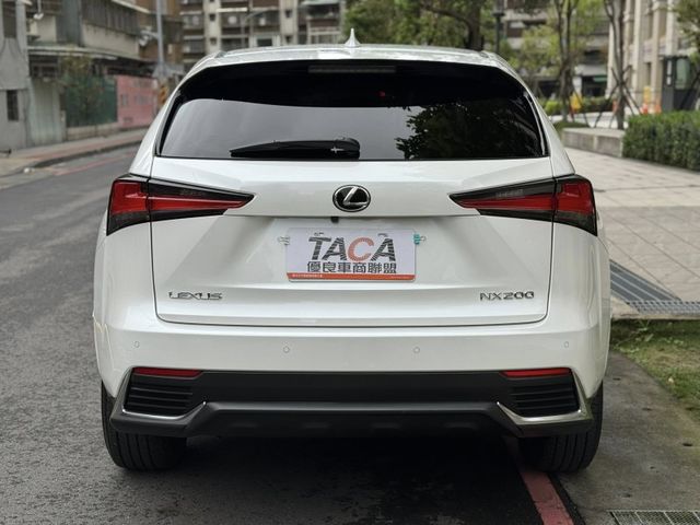 Lexus  NX  第24張相片