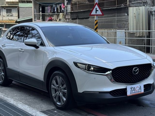 Mazda  CX-30  第1張相片