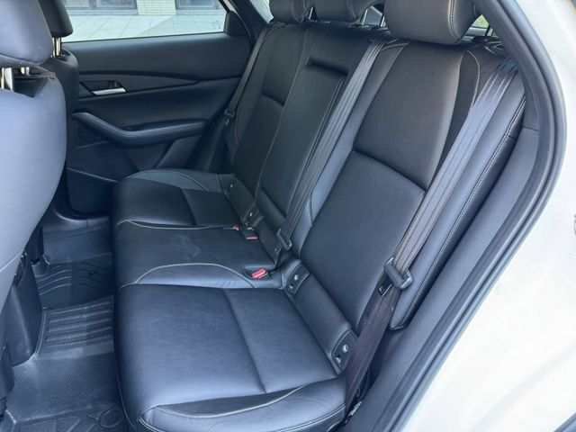 Mazda  CX-30  第8張相片