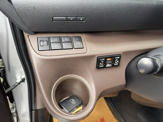 Toyota  SIENTA  第12張相片