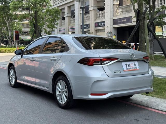 Toyota  Altis  第2張相片