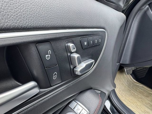 Mercedes-Benz/賓士   A-CLASS  A180 金鑽店~最頂規的A180 AMG版本 前車主非常的顧車 買到賺到 里程履約保  第13張相片