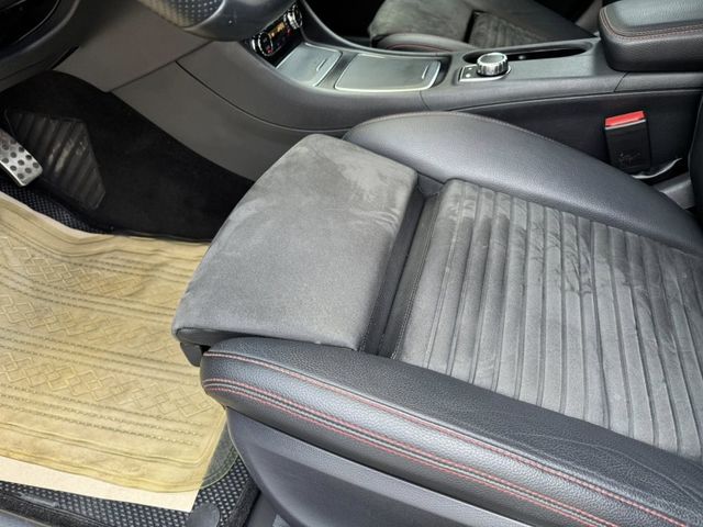 Mercedes-Benz/賓士   A-CLASS  A180 金鑽店~最頂規的A180 AMG版本 前車主非常的顧車 買到賺到 里程履約保  第15張相片