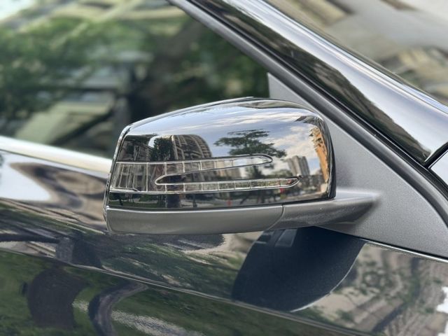 Mercedes-Benz/賓士   A-CLASS  A180 金鑽店~最頂規的A180 AMG版本 前車主非常的顧車 買到賺到 里程履約保  第17張相片