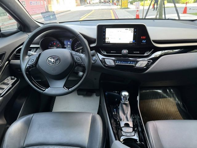Toyota  C-HR  第4張相片