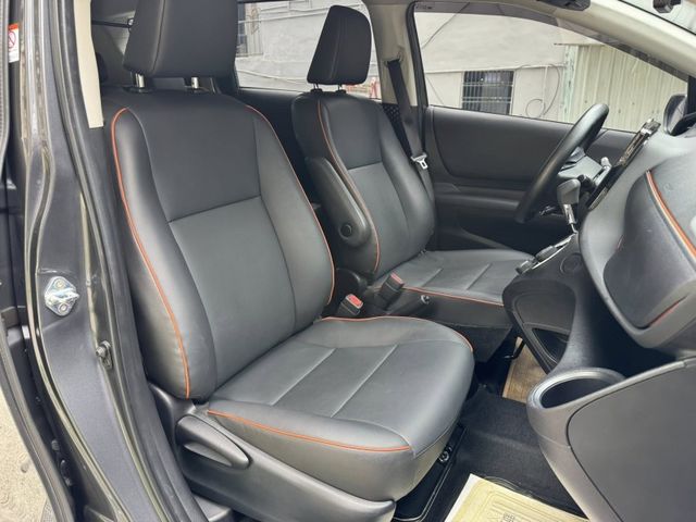 Toyota  SIENTA 金鑽店~SIENTA 1.8 豪華+5人座 大空間 載人載貨都沒問題！里程履約保證2萬多公里！認證車！加裝安卓機有無線CarPl  第5張相片