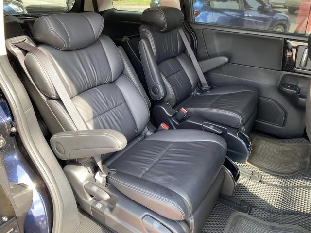 Honda  Odyssey 金鑽店~ODYSSEY大改款2.4七人座APEX旗艦/一手車+保證只跑6萬/ACC跟車＋自動煞停/360  第6張相片