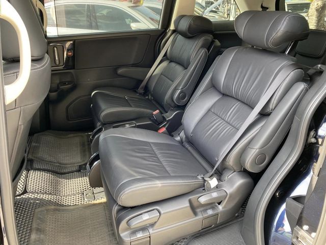 Honda  Odyssey 金鑽店~ODYSSEY大改款2.4七人座APEX旗艦/一手車+保證只跑6萬/ACC跟車＋自動煞停/360  第8張相片