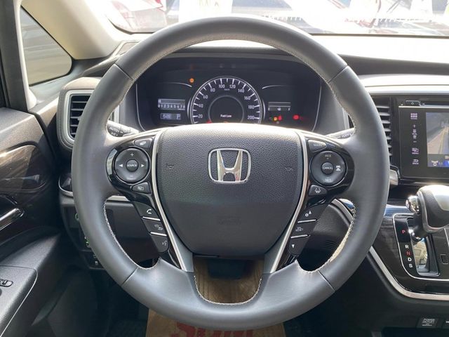 Honda  Odyssey 金鑽店~ODYSSEY大改款2.4七人座APEX旗艦/一手車+保證只跑6萬/ACC跟車＋自動煞停/360  第10張相片