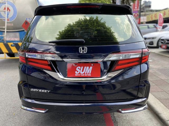 Honda  Odyssey 金鑽店~ODYSSEY大改款2.4七人座APEX旗艦/一手車+保證只跑6萬/ACC跟車＋自動煞停/360  第27張相片