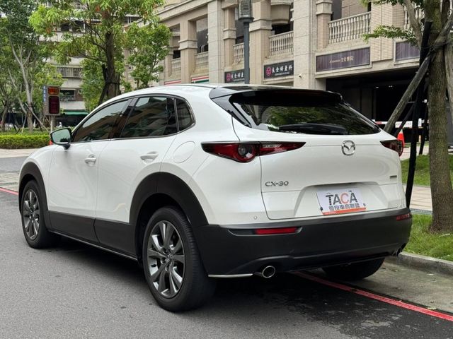 Mazda  CX-30 金鑽店~馬自達CX-30 旗艦進化版2.0 新車價109.9萬 有BOSE音響，電動尾門，電動座椅，黑化特仕版鋼圈，360度環景，7安，盲點，ACC跟車，KEY  第2張相片