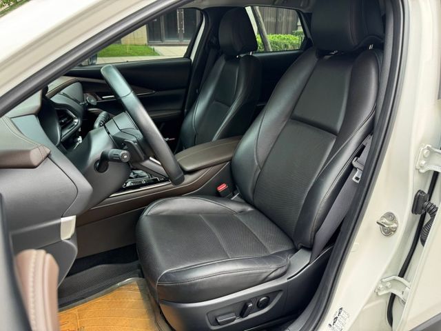 Mazda  CX-30 金鑽店~馬自達CX-30 旗艦進化版2.0 新車價109.9萬 有BOSE音響，電動尾門，電動座椅，黑化特仕版鋼圈，360度環景，7安，盲點，ACC跟車，KEY  第7張相片