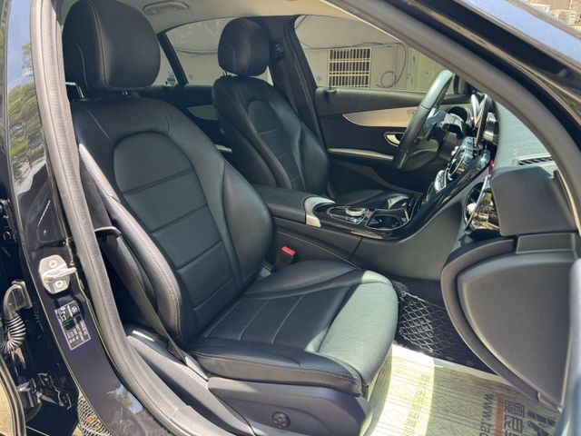 Mercedes-Benz/賓士   C-CLASS  C200 金鑽店~總代理C200AMG進化版1.5 油電混合 渦輪增壓 184匹馬力 AMG-line改裝C43空力套件 數位儀錶23P 稀少物件錯過  第5張相片