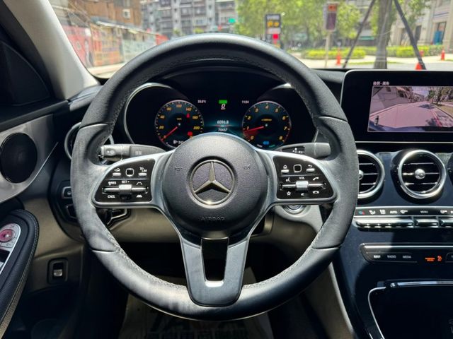 Mercedes-Benz/賓士   C-CLASS  C200 金鑽店~總代理C200AMG進化版1.5 油電混合 渦輪增壓 184匹馬力 AMG-line改裝C43空力套件 數位儀錶23P 稀少物件錯過  第9張相片
