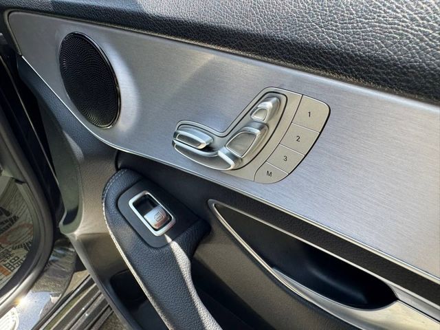 Mercedes-Benz/賓士   C-CLASS  C200 金鑽店~總代理C200AMG進化版1.5 油電混合 渦輪增壓 184匹馬力 AMG-line改裝C43空力套件 數位儀錶23P 稀少物件錯過  第16張相片