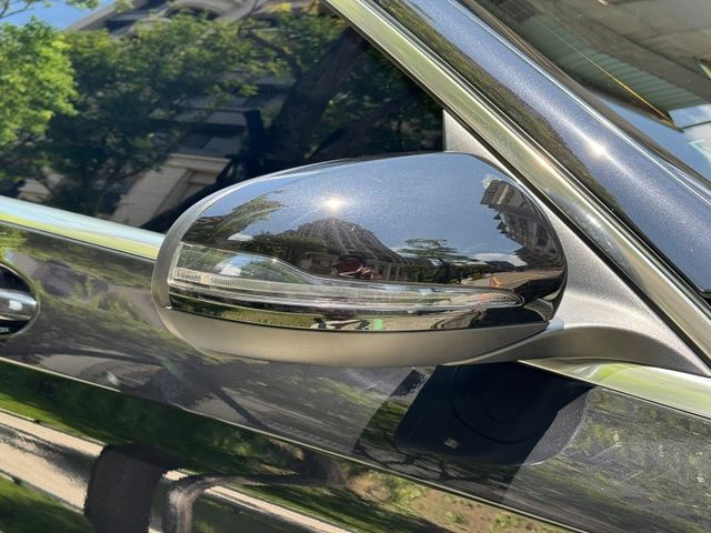 Mercedes-Benz/賓士   C-CLASS  C200 金鑽店~總代理C200AMG進化版1.5 油電混合 渦輪增壓 184匹馬力 AMG-line改裝C43空力套件 數位儀錶23P 稀少物件錯過  第21張相片