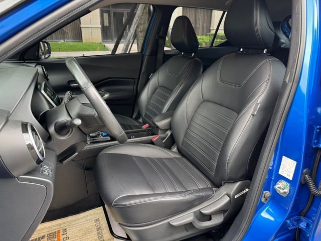 Nissan  Kicks 金鑽店~ Kicks 1.6旗艦限量款潮流版特仕車（有錢也買不到新車限量），內有NSE車艙寧靜工程:車室隔音強化+「JBL喇叭連動」搭配「JBL 聲動揚聲  第5張相片