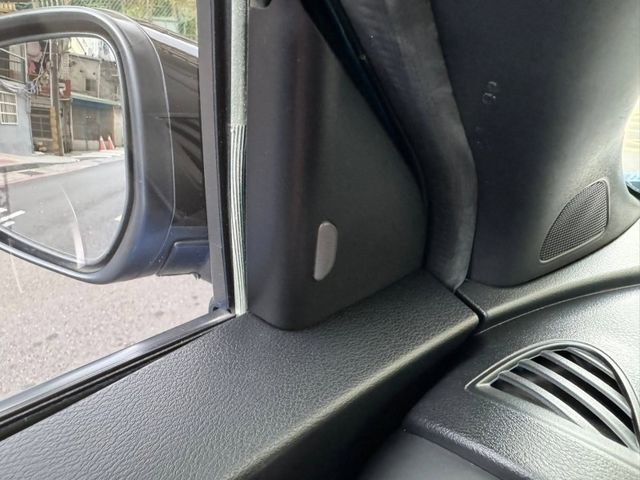 Nissan  Kicks 金鑽店~ Kicks 1.6旗艦限量款潮流版特仕車（有錢也買不到新車限量），內有NSE車艙寧靜工程:車室隔音強化+「JBL喇叭連動」搭配「JBL 聲動揚聲  第16張相片