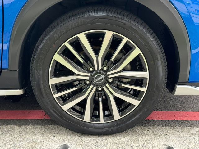Nissan  Kicks 金鑽店~ Kicks 1.6旗艦限量款潮流版特仕車（有錢也買不到新車限量），內有NSE車艙寧靜工程:車室隔音強化+「JBL喇叭連動」搭配「JBL 聲動揚聲  第25張相片