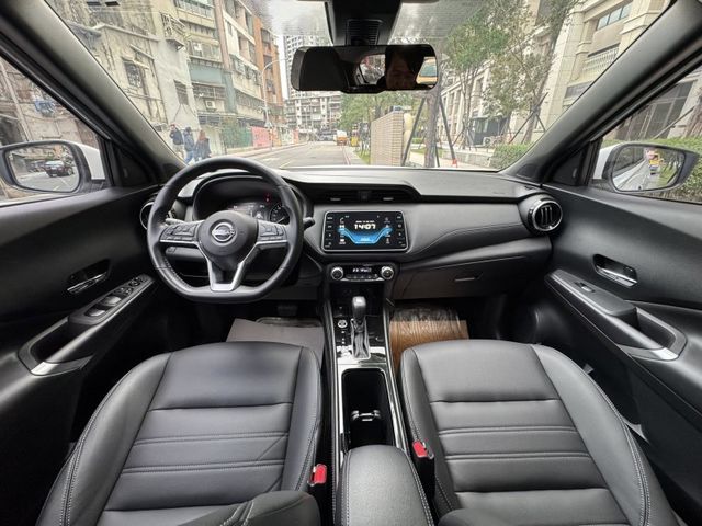Nissan  Kicks 金鑽店~Kicks 1.6旗艦版 里程履約保證只跑2萬多公里 第三方認證車 車況超  第4張相片