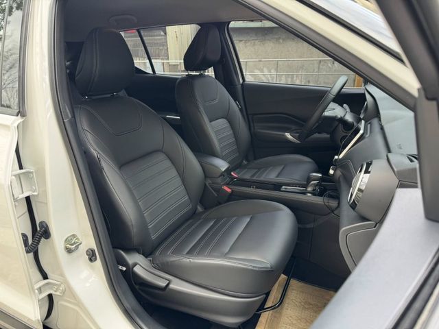 Nissan  Kicks 金鑽店~Kicks 1.6旗艦版 里程履約保證只跑2萬多公里 第三方認證車 車況超  第7張相片