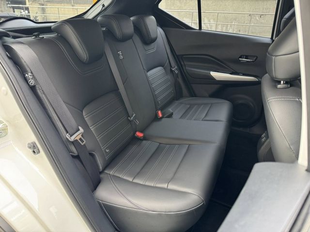 Nissan  Kicks 金鑽店~Kicks 1.6旗艦版 里程履約保證只跑2萬多公里 第三方認證車 車況超  第8張相片