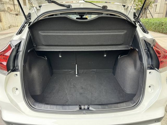 Nissan  Kicks 金鑽店~Kicks 1.6旗艦版 里程履約保證只跑2萬多公里 第三方認證車 車況超  第16張相片